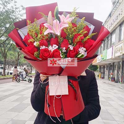佳木斯19朵红玫瑰百合，与你幸福前行